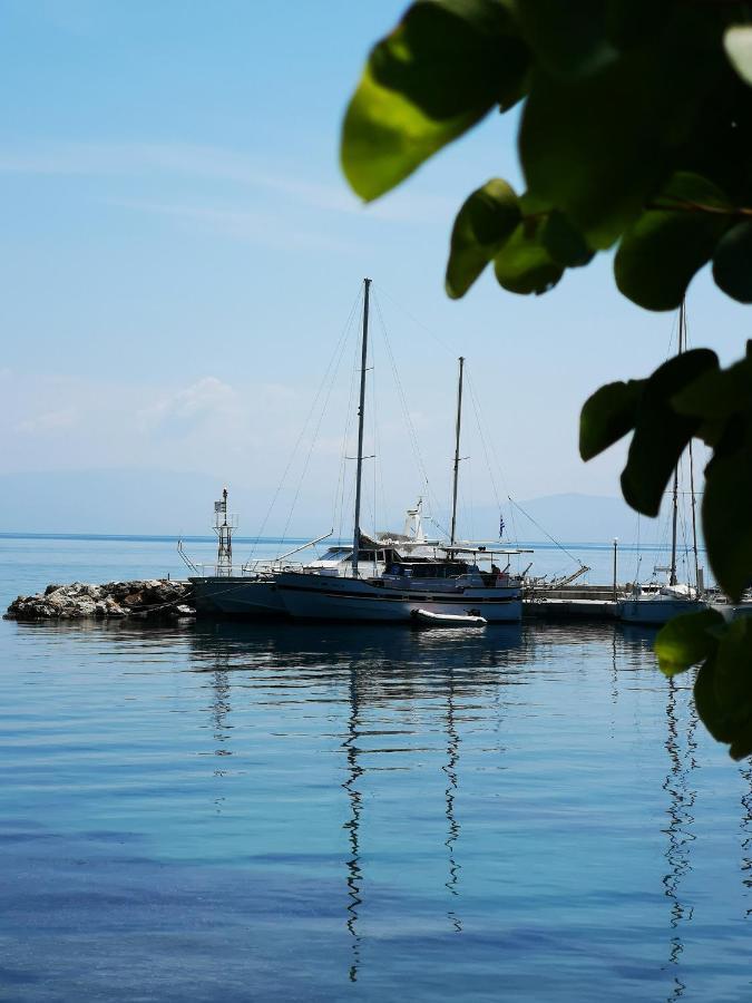 Nikoli Benitses (Corfu)